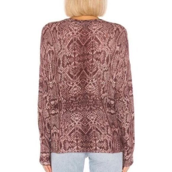 360 Cashmere Khloe Snake Print Crewneck Relaxed Fit Cashmere Lightweight Sweater - Picture 9 of 14